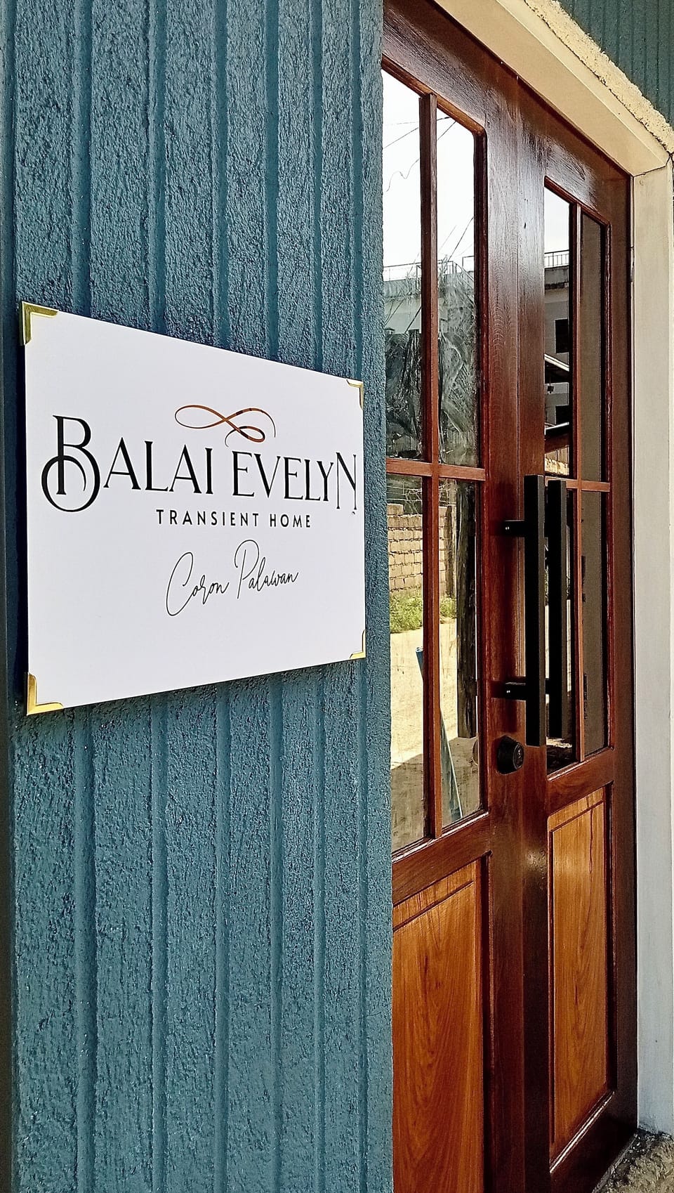 Balai Evelyn Hostel in Coron