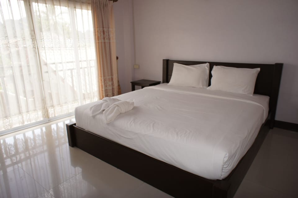 Double Room, Balcony | Desk, free WiFi