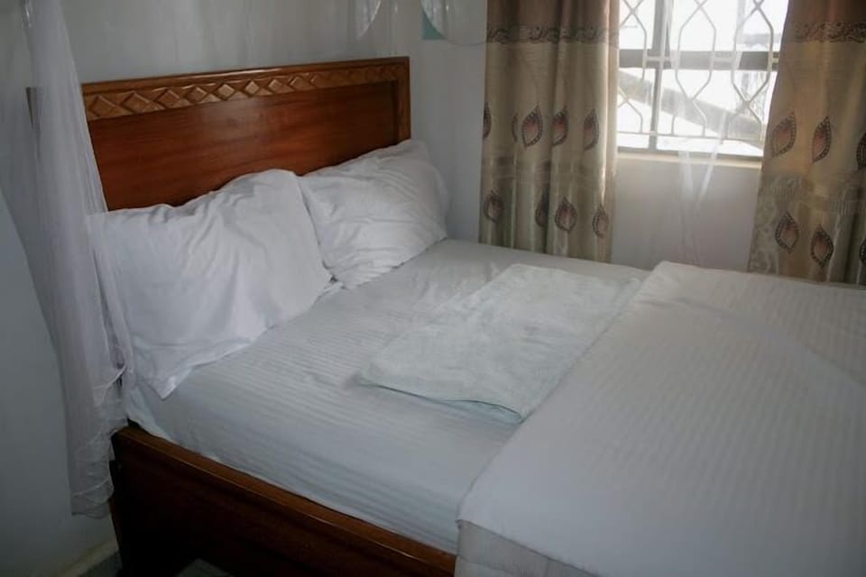 Standard Double Room, City View | Free WiFi, bed sheets