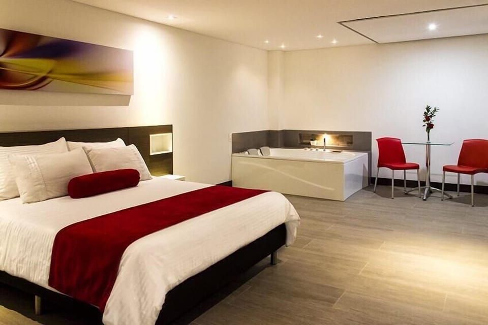 Premium Room | Premium bedding, minibar, in-room safe, desk