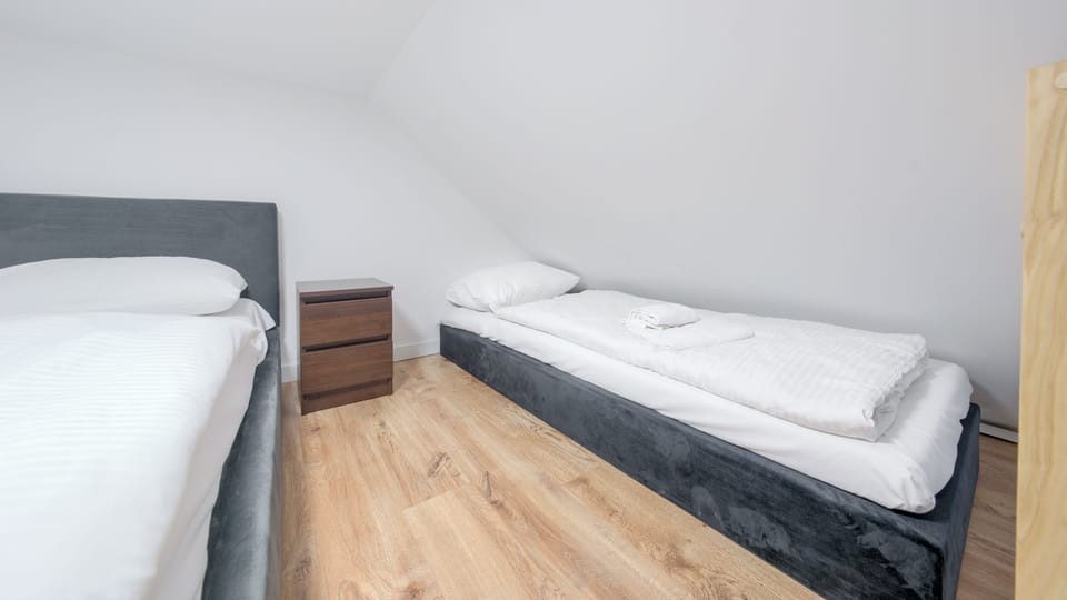 Apartment (10) | Living area | Flat-screen TV