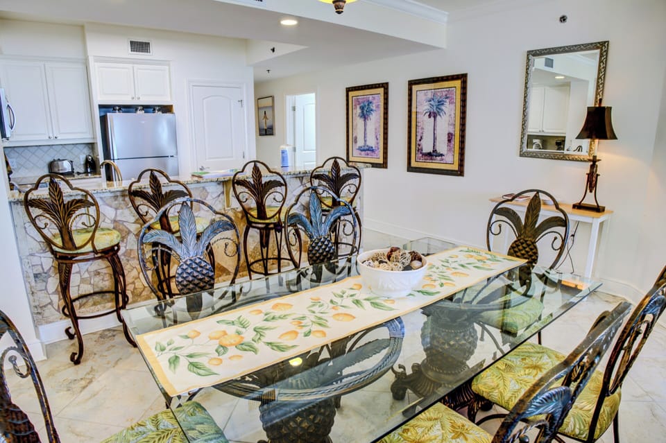 Azure #410 Dining Area