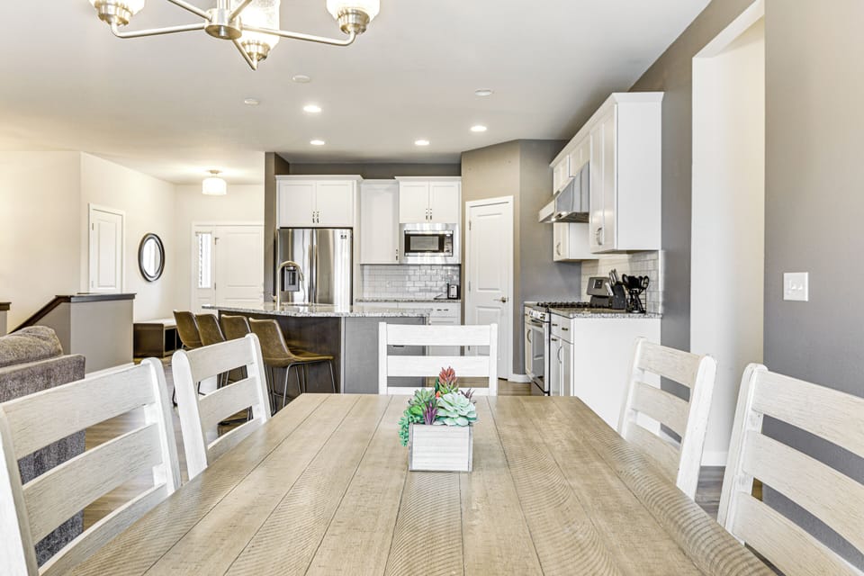 House (5 Bedrooms) | Interior