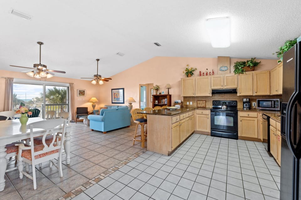 Open Kitchen/Living/Dining