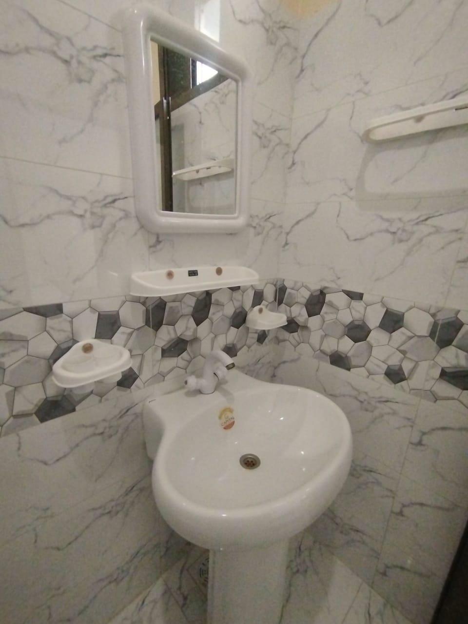 Luxury Studio Suite, City View | Bathroom | Bathrobes, slippers, bidet, towels