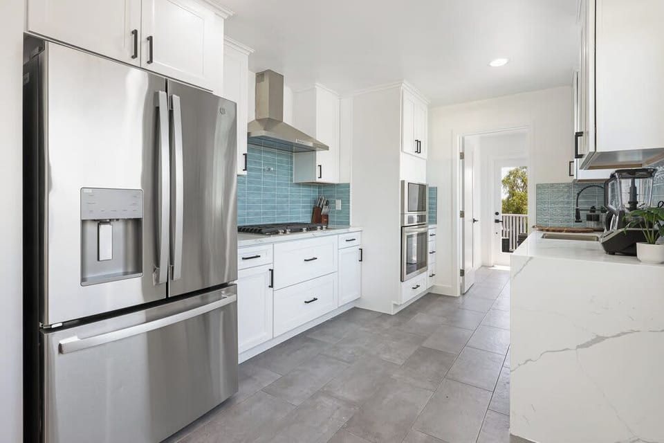 All cooking essentials ready for you hosting your next family retreat or friends gathering.