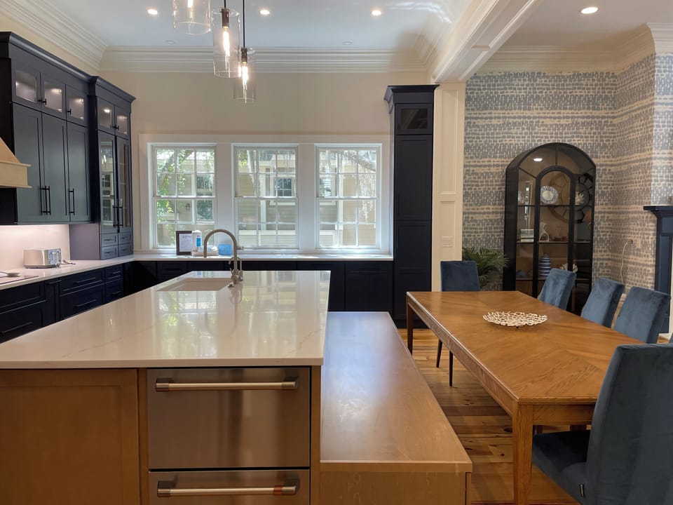 House, Multiple Beds, Kitchen, Pool View (2 Belted Kingfisher) | Dining