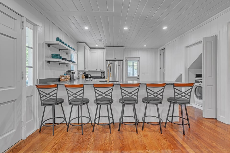 Bungalow, 4 Bedrooms | Private kitchen | Fridge, oven, coffee/tea maker, toaster