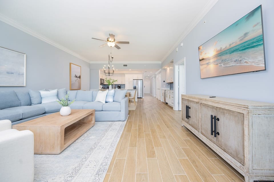 Condo, 3 Bedrooms | Living area