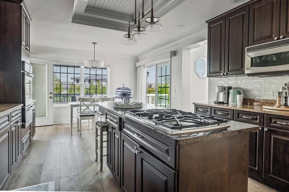 Coffee station, sunny nook, and a chef’s island—what more could your morning need?