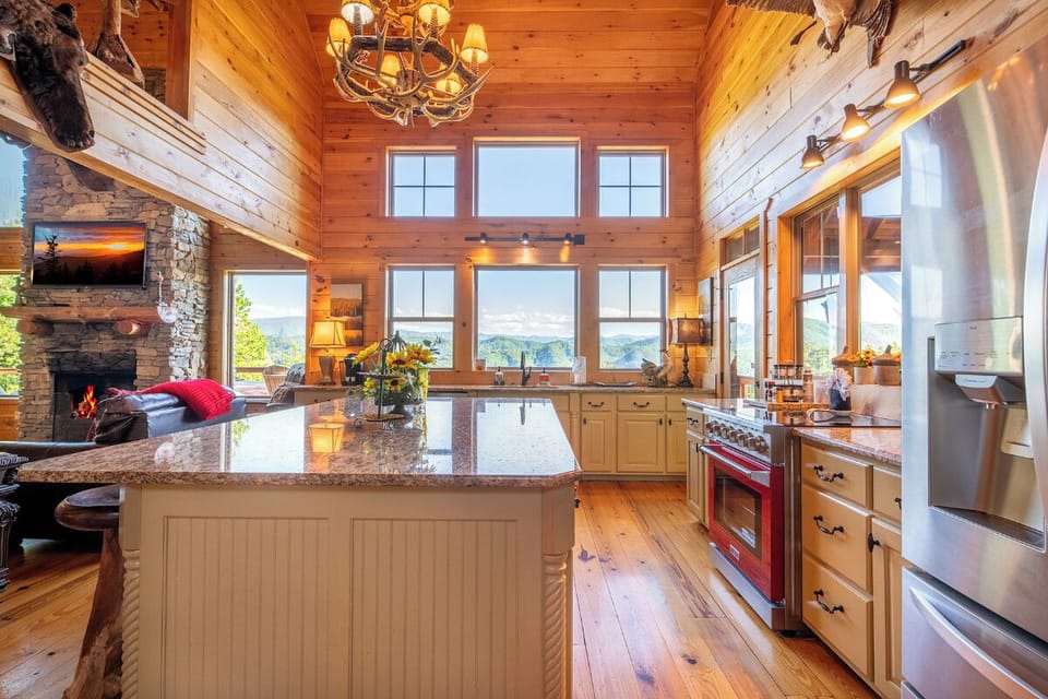 Sunflower Summit's fully-equipped kitchen