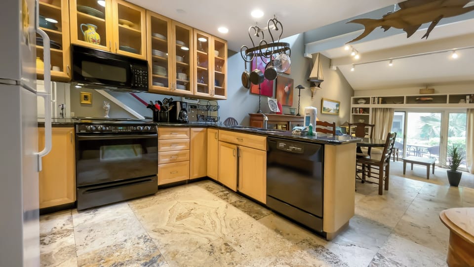 Villa, 1 Queen Bed with Sofa bed, Kitchen, Garden View (290 Stoney Creek Villa) | Private kitchen | Coffee/tea maker