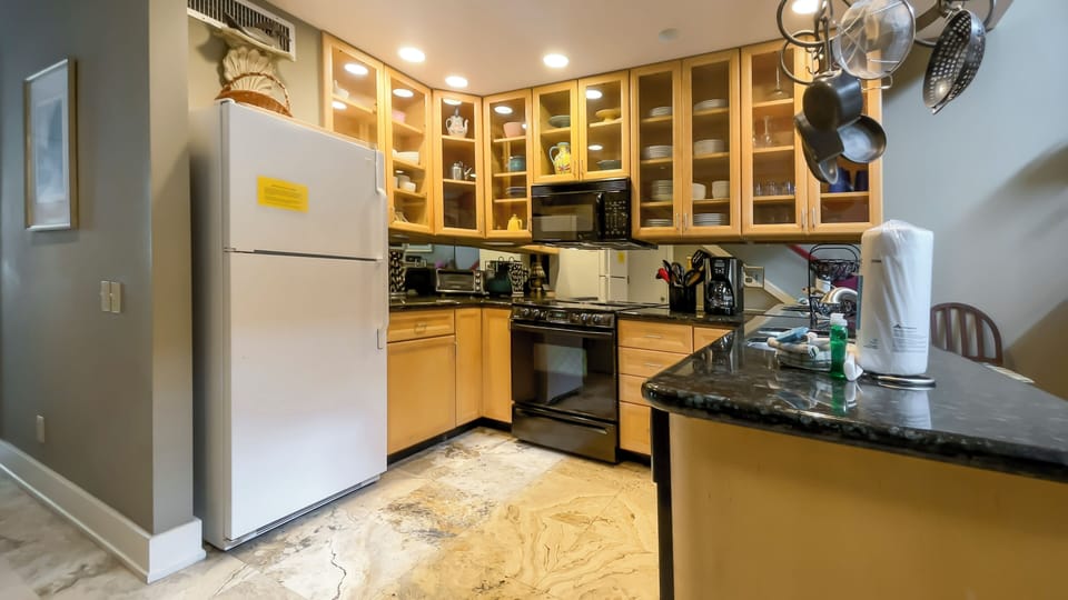Villa, 1 Queen Bed with Sofa bed, Kitchen, Garden View (290 Stoney Creek Villa) | Private kitchen | Coffee/tea maker