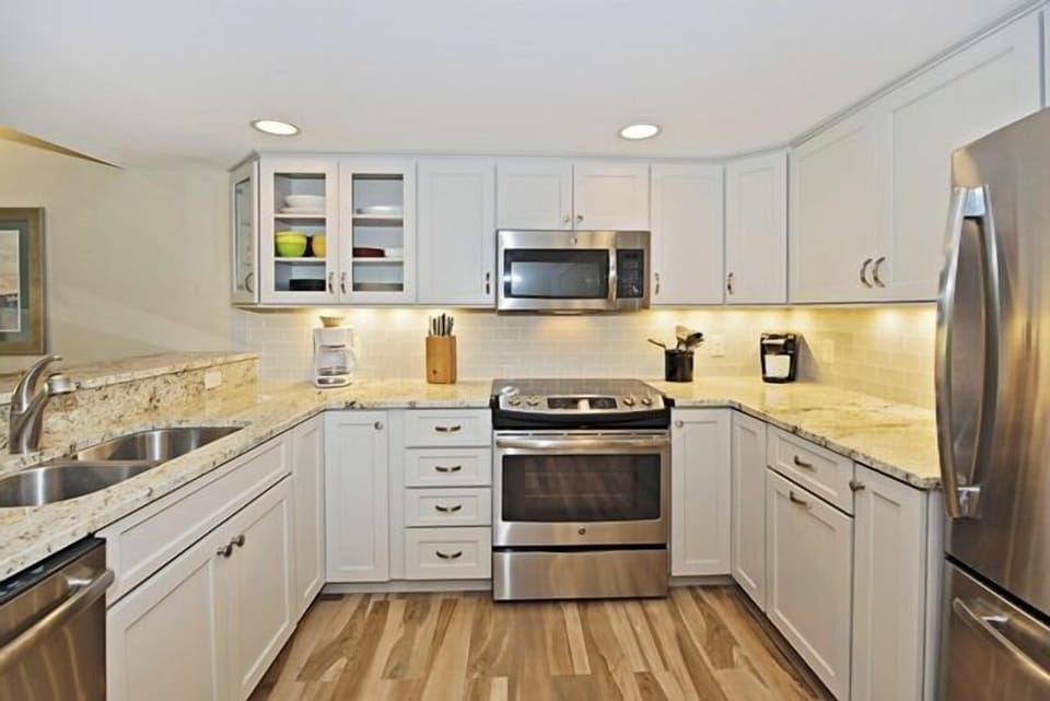 Villa, 1 King Bed with Sofa bed, Kitchen, Garden View (259 Stoney Creek Villa) | Private kitchen | Coffee/tea maker