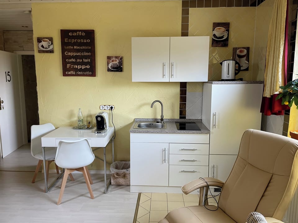 Deluxe Apartment, 2 Bedrooms | In-room safe, WiFi (free), bed sheets