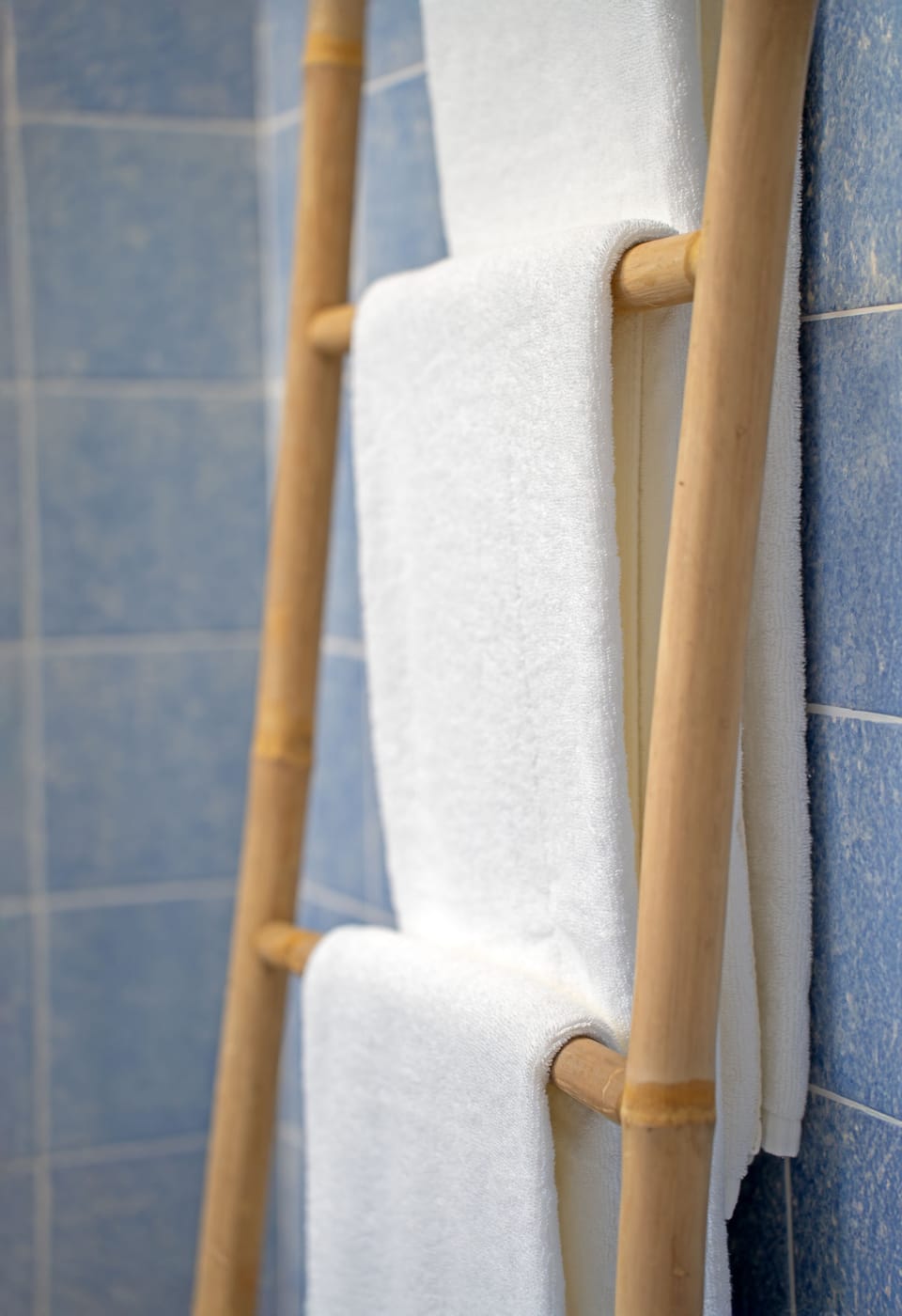 Family Triple Room, Sea View | Bathroom | Shower, hair dryer, towels, shampoo