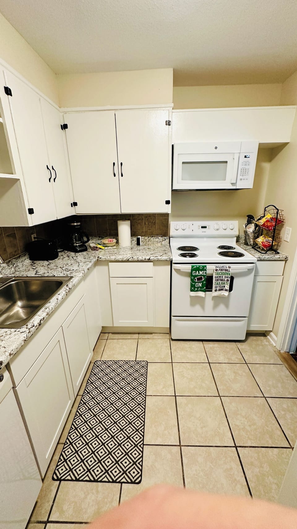 Full service kitchen