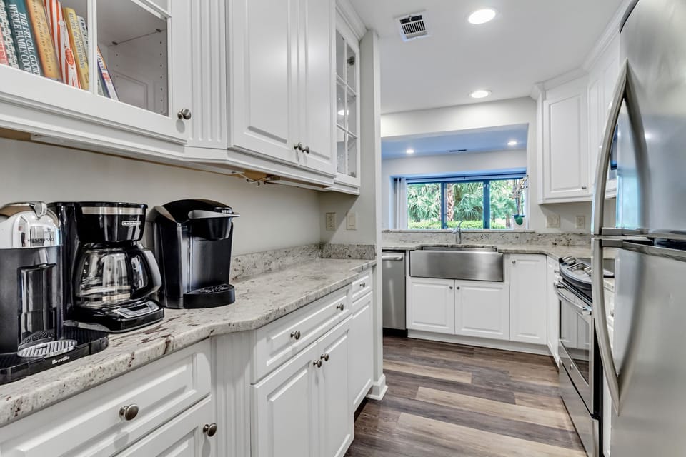 Villa, Multiple Beds, Kitchen, Golf View (490 Plantation Club Villas) | Private kitchen | Coffee/tea maker, dining table