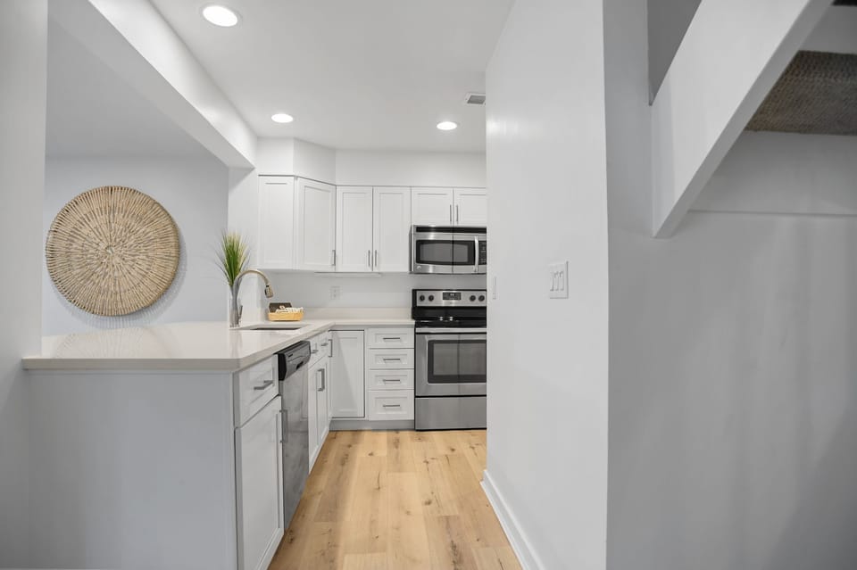 Villa, Multiple Beds, Kitchen, Golf View (506 Plantation Club Villas) | Private kitchen | Coffee/tea maker, dining table