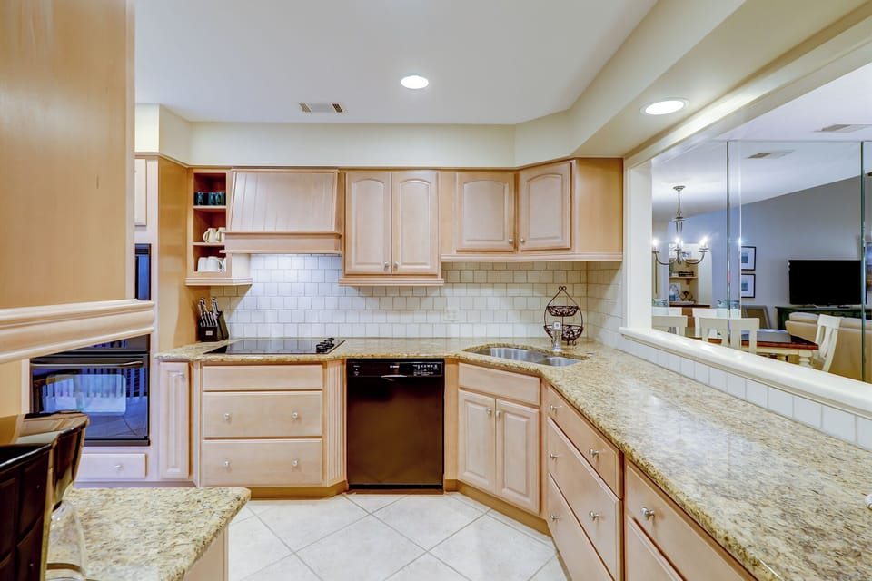 Villa, Multiple Beds, Kitchen, Golf View (552 Ocean Course) | Private kitchen | Coffee/tea maker, dining tables