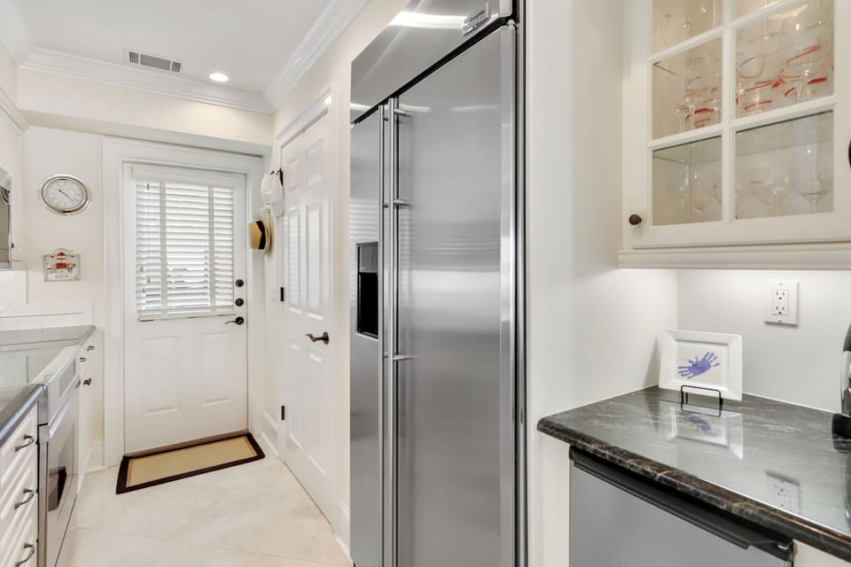 Villa, Multiple Beds, Kitchen (720 Schooner Court) | Interior