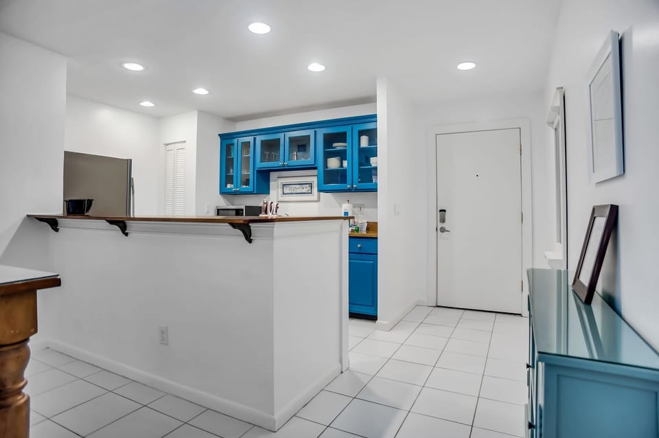 Villa, Multiple Beds, Kitchen, Garden View (908 Cutter Court) | Private kitchen | Coffee/tea maker, dining tables