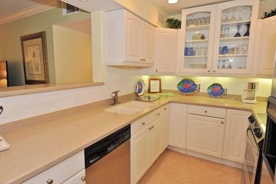 Villa, Multiple Beds, Kitchen, Garden View (865 Ketch Court) | Private kitchen | Coffee/tea maker, dining tables