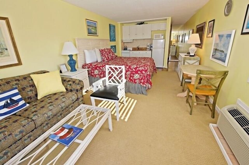 Villa, 1 King Bed with Sofa bed, Kitchen (861 Ketch Court) | Living area | 42-inch flat-screen TV with digital channels