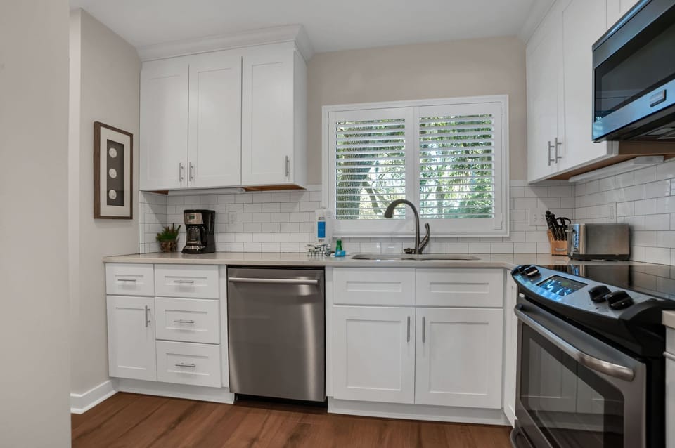 Villa, Multiple Beds, Kitchen (1017 Caravel Court) | Private kitchen | Coffee/tea maker, dining tables