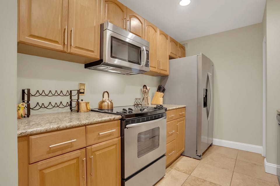 Villa, Multiple Beds, Kitchen, Garden View (1038 Caravel Court) | Private kitchen | Coffee/tea maker, dining table