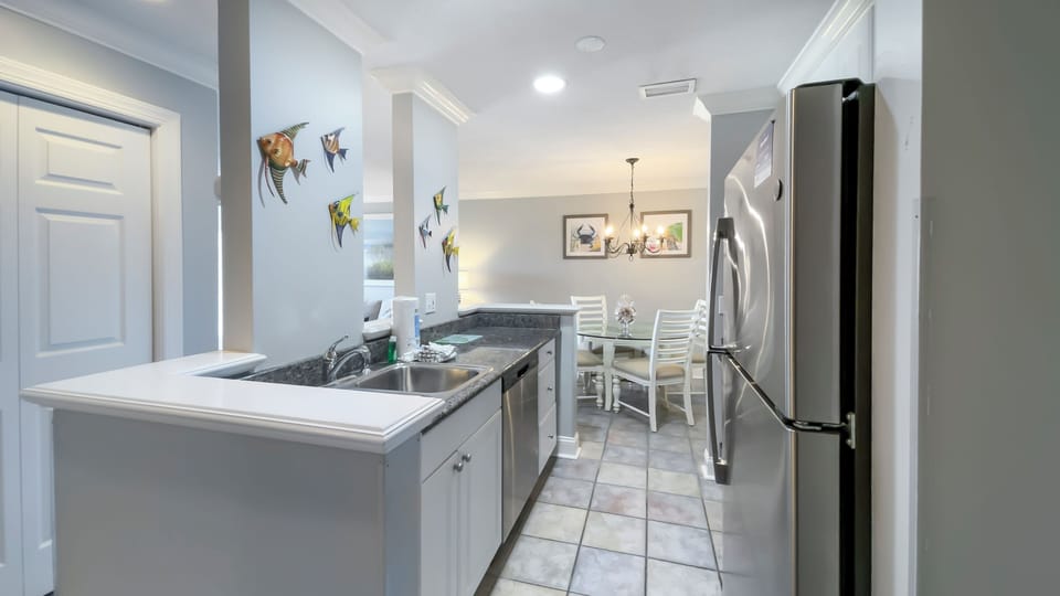 Villa, 1 King Bed with Sofa bed, Kitchen, Garden View (940 Cutter Court) | Private kitchen | Coffee/tea maker, dining tables