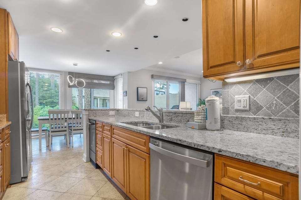 Villa, Multiple Beds, Kitchen, Garden View (1261 Harbour Town Club) | Private kitchen | Coffee/tea maker, dining table