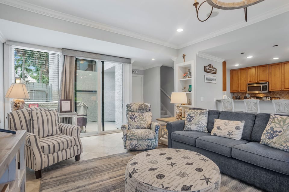 Villa, Multiple Beds, Kitchen, Garden View (1261 Harbour Town Club) | Living area | 42-inch flat-screen TV with digital channels