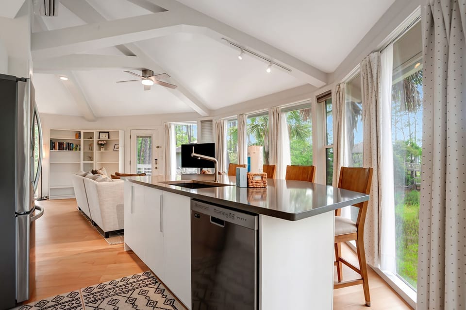 Villa, Multiple Beds, Kitchen, Garden View (2075 Deer Island) | Private kitchen | Coffee/tea maker, dining table