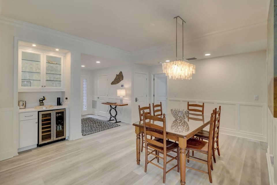 Villa, Multiple Beds, Kitchen (1919 South Beach Club) | Dining