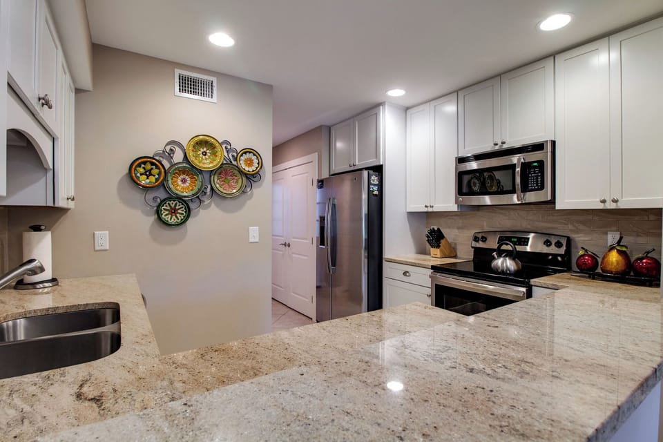 Villa, Multiple Beds, Kitchen, Golf View (2220 Heritage Villas) | Private kitchen | Coffee/tea maker, dining tables