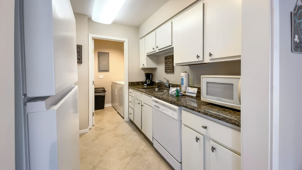 Villa, Multiple Beds, Kitchen, Golf View (2363 Racquet Club) | Private kitchen | Coffee/tea maker, dining tables