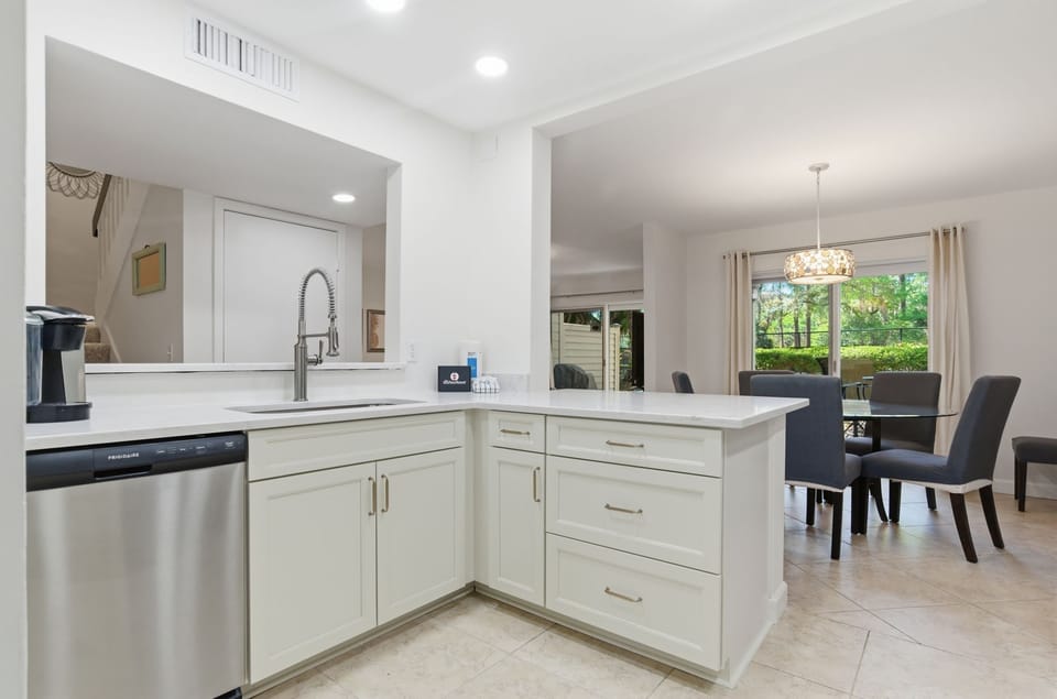 Villa, Multiple Beds, Kitchen, Garden View (2303 Heritage Villas) | Private kitchen | Coffee/tea maker, dining table
