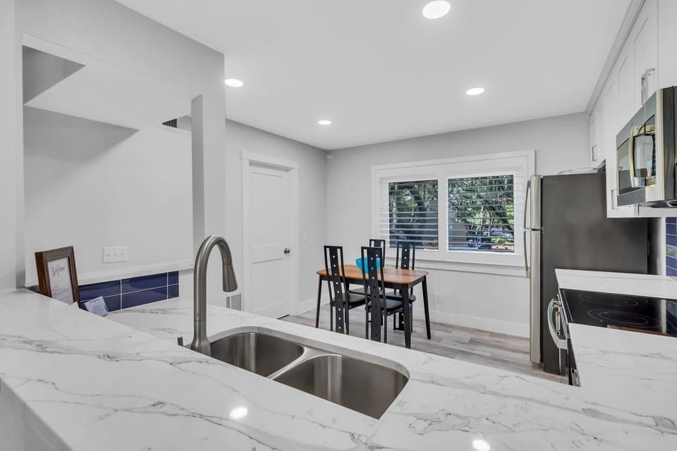 Villa, Multiple Beds, Kitchen, Golf View (2350 Racquet Club) | Private kitchen | Coffee/tea maker, dining table