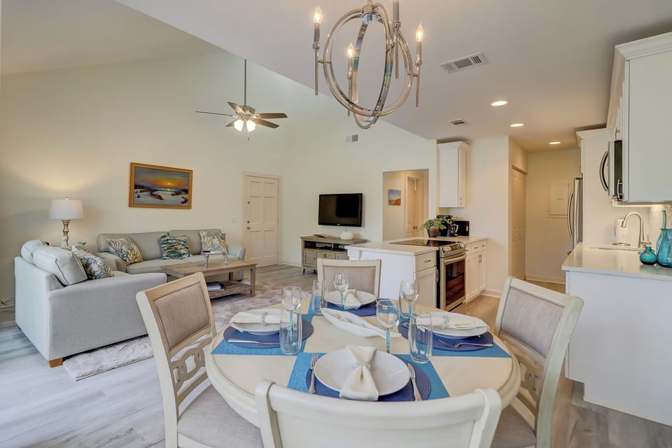 Villa, 1 King Bed with Sofa bed, Kitchen (2338 Racquet Club) | Living area | 42-inch flat-screen TV with digital channels