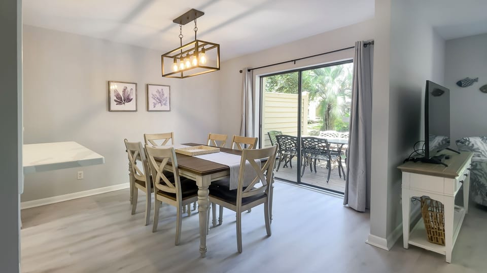 Villa, Multiple Beds, Patio, Garden View (2244 Heritage Villas) | Dining