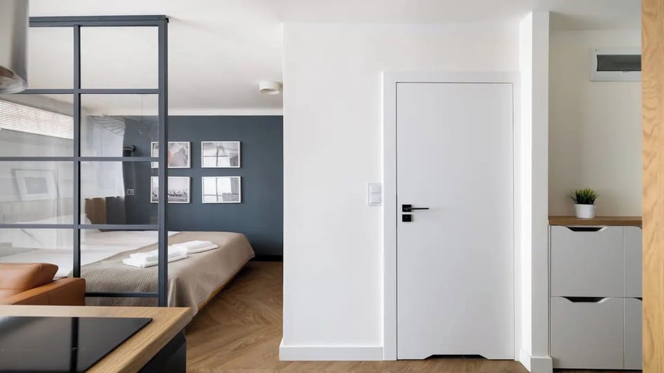 Studio (111) | Living area | Flat-screen TV