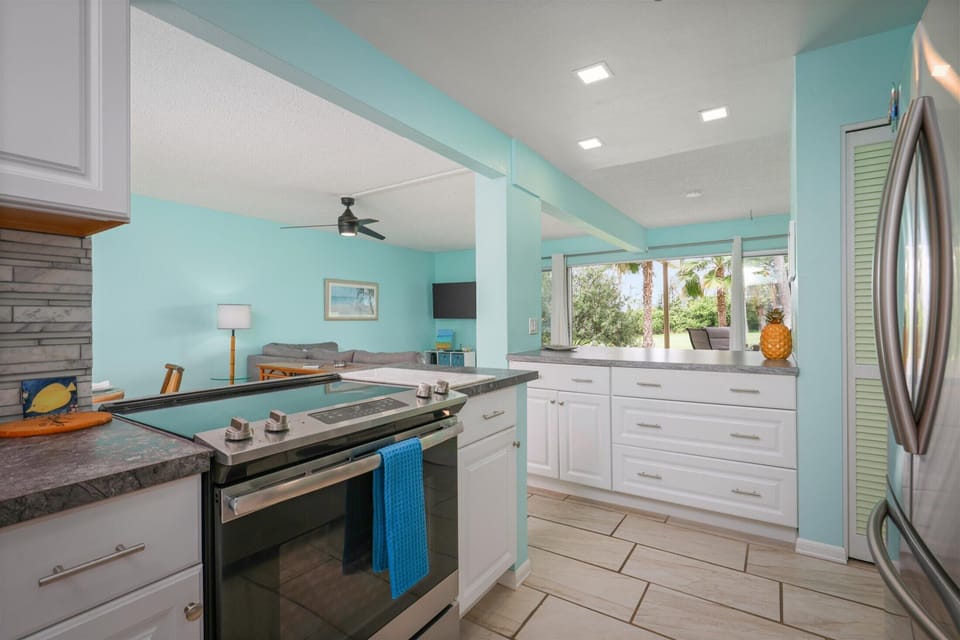 Kitchen - Living Area - Lanai