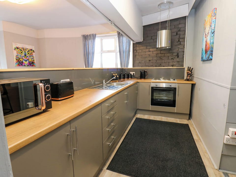 Fridge, microwave, toaster, cookware/dishes/utensils