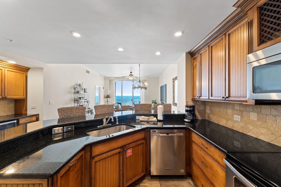 Condo, Multiple Beds (Spanish Key 306) | Private kitchen | Oven, toaster, paper towels