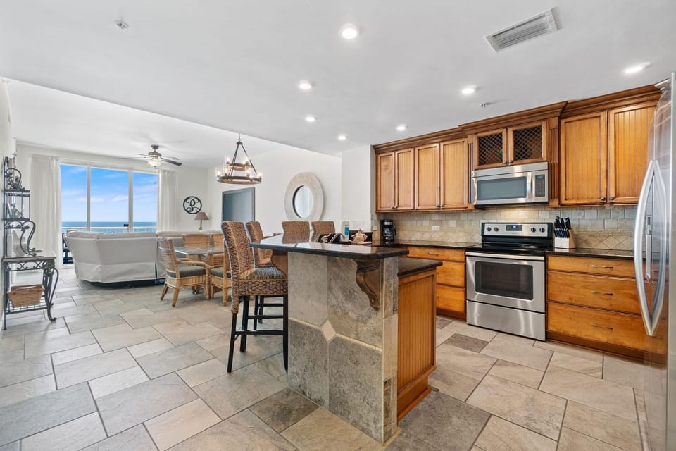Condo, Multiple Beds (Spanish Key 306) | Private kitchen | Oven, toaster, paper towels