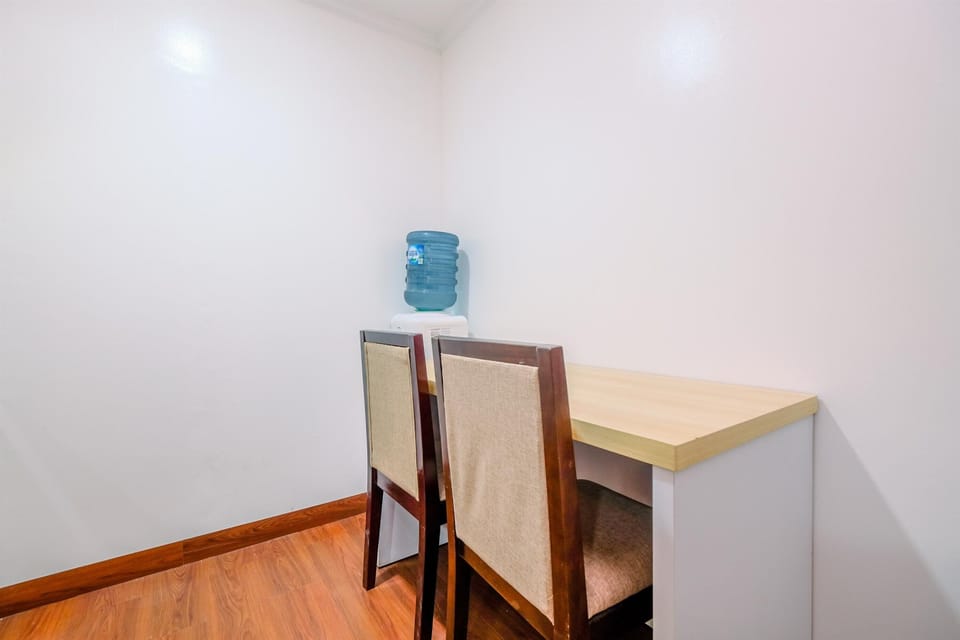 Standard Apartment, 2 Bedrooms (Apartment) | Dining room