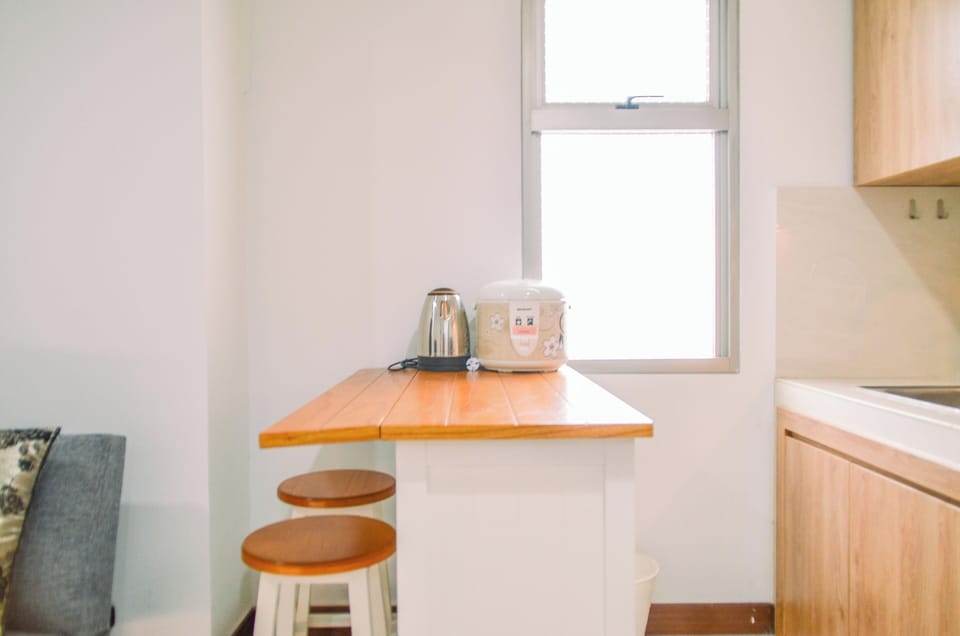 Standard Apartment, 2 Bedrooms (Apartment) | Dining room