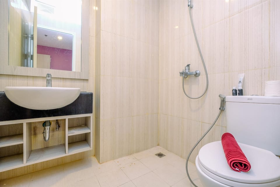 Homey and Modern Studio at Sentul Tower Apartment Apartment in West Java