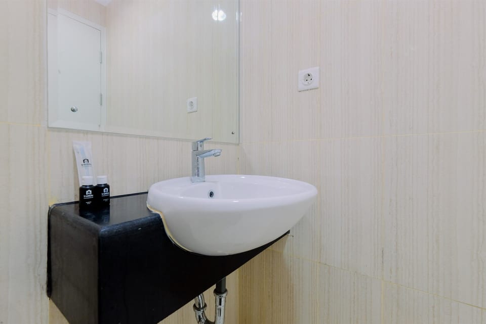 Best Deal and Modern 1BR Sentul Tower Apartment Apartment in West Java